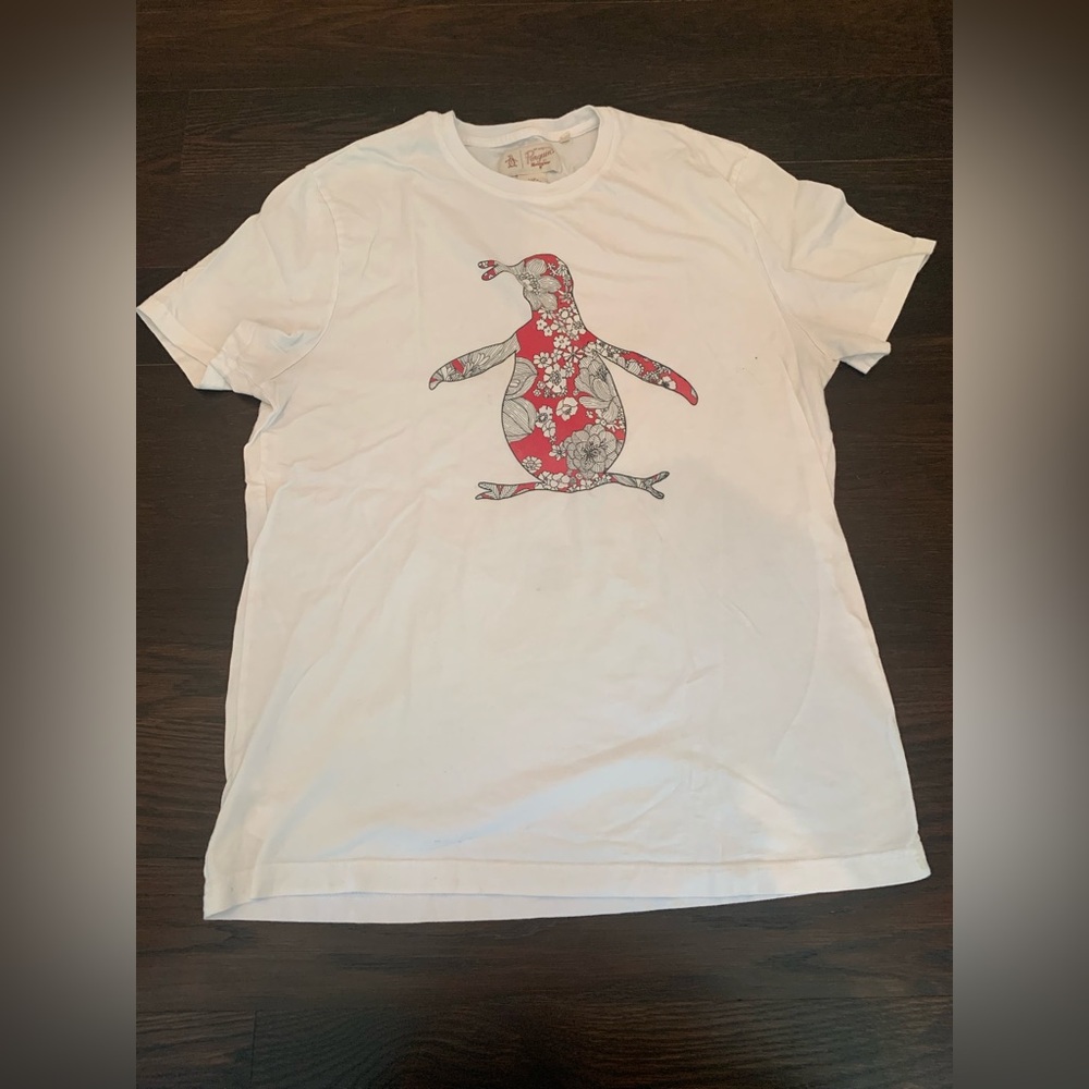 Penguin Men’s size large short sleeve T-shirt with Floral penguin design